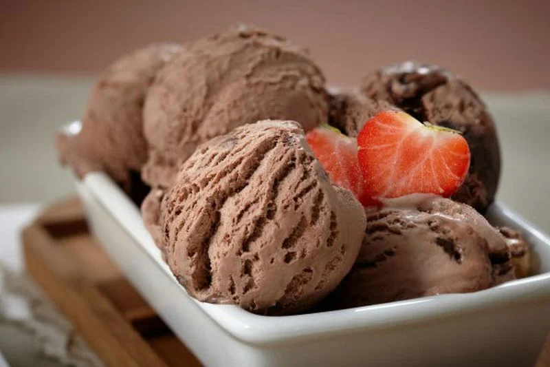 Шоколадные шарики мороженого
